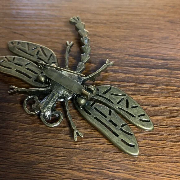 Heidi Daus Crystal Dragonfly Pin - Picture 6 of 6